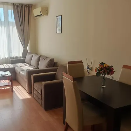 - Sleeps 6 Pet Friendly & 6 Pools Апартаменти *