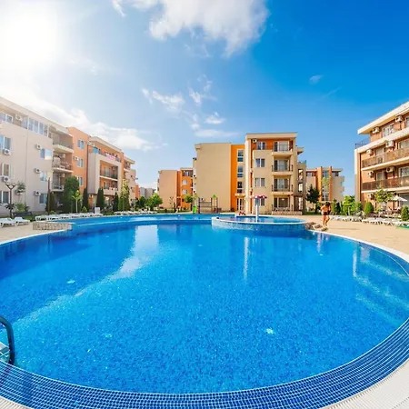 דירה - Sleeps 6 Pet Friendly & 6 Pools סאני ביץ'