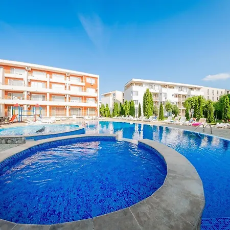 - Sleeps 6 Pet Friendly & 6 Pools דירה