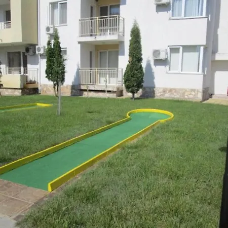 - Sleeps 6 Pet Friendly & 6 Pools Апартаменти Сонячний Берег