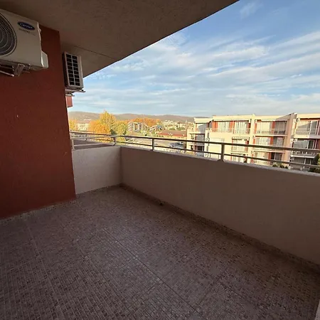 - Sleeps 6 Pet Friendly & 6 Pools סאני ביץ'