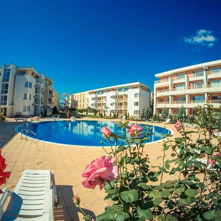 דירה - Sleeps 6 Pet Friendly & 6 Pools