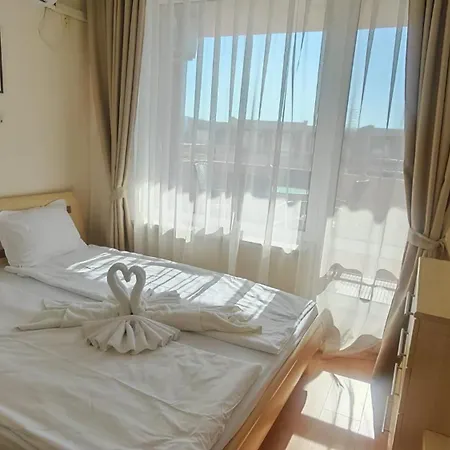- Sleeps 6 Pet Friendly & 6 Pools Апартаменти *