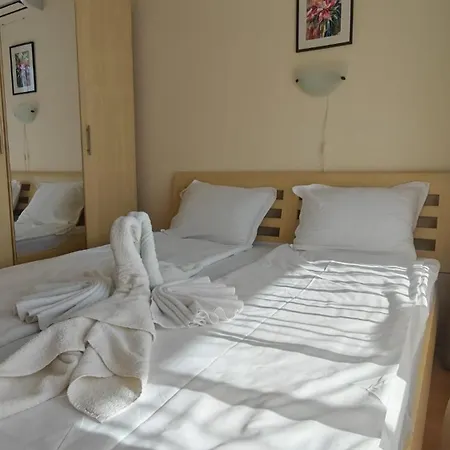 דירה - Sleeps 6 Pet Friendly & 6 Pools