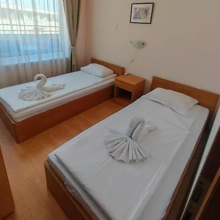 - Sleeps 6 Pet Friendly & 6 Pools