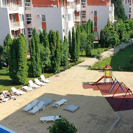- Sleeps 6 Pet Friendly & 6 Pools Апартаменти