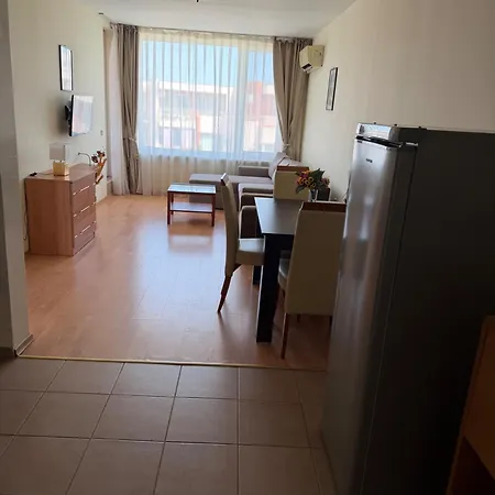 - Sleeps 6 Pet Friendly & 6 Pools דירה סאני ביץ'